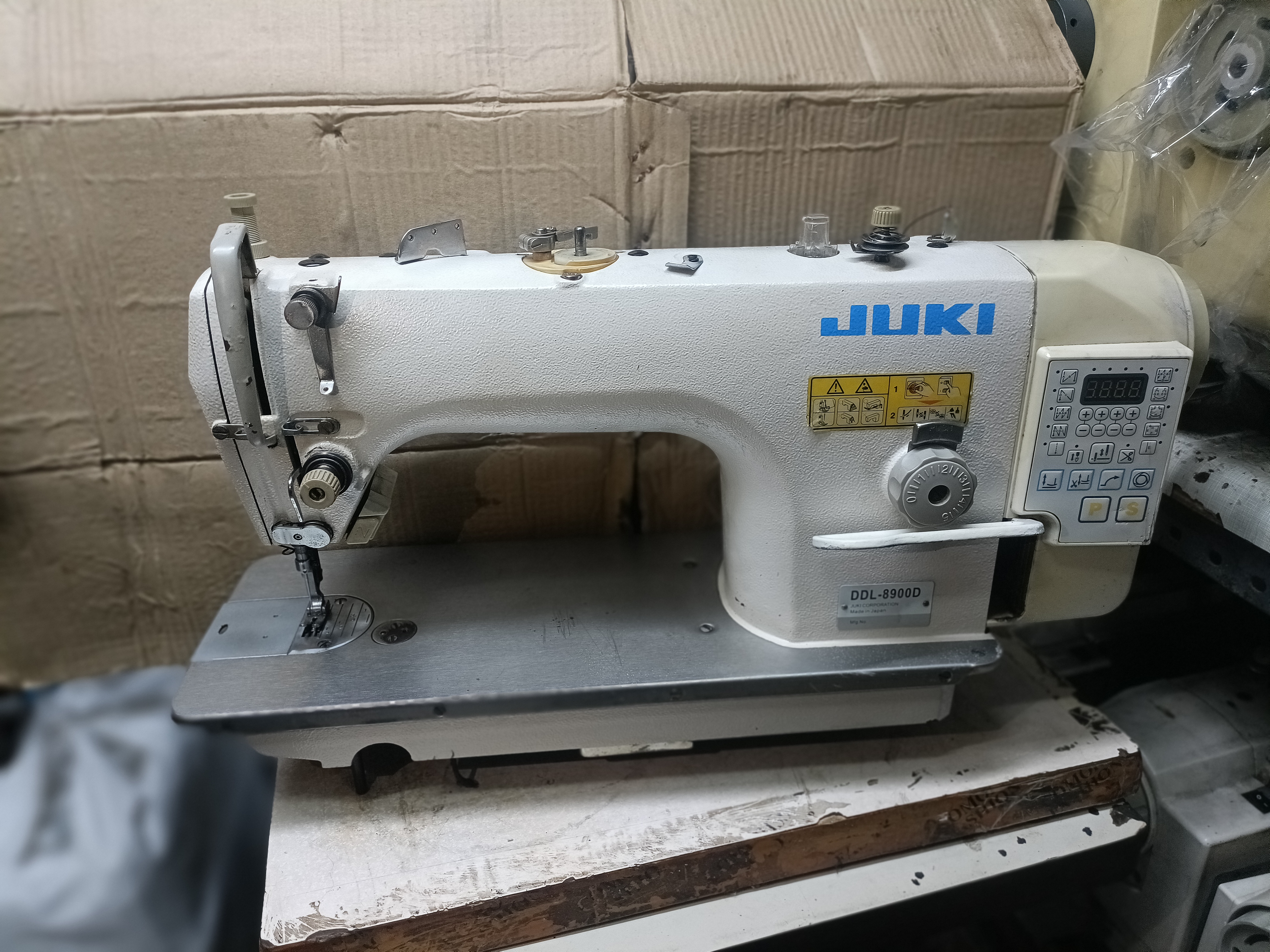 Juki lock stich fully automatic sewing machine